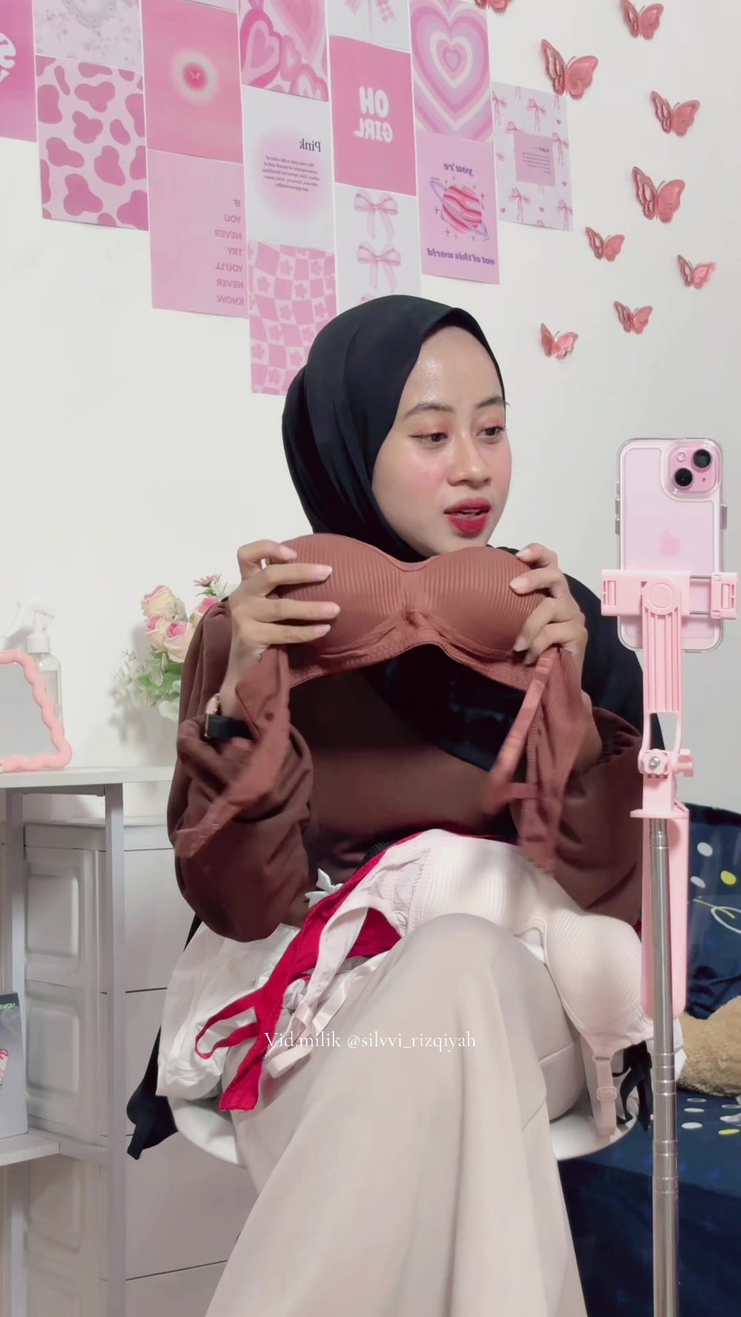 @silvvi_rizqiyah