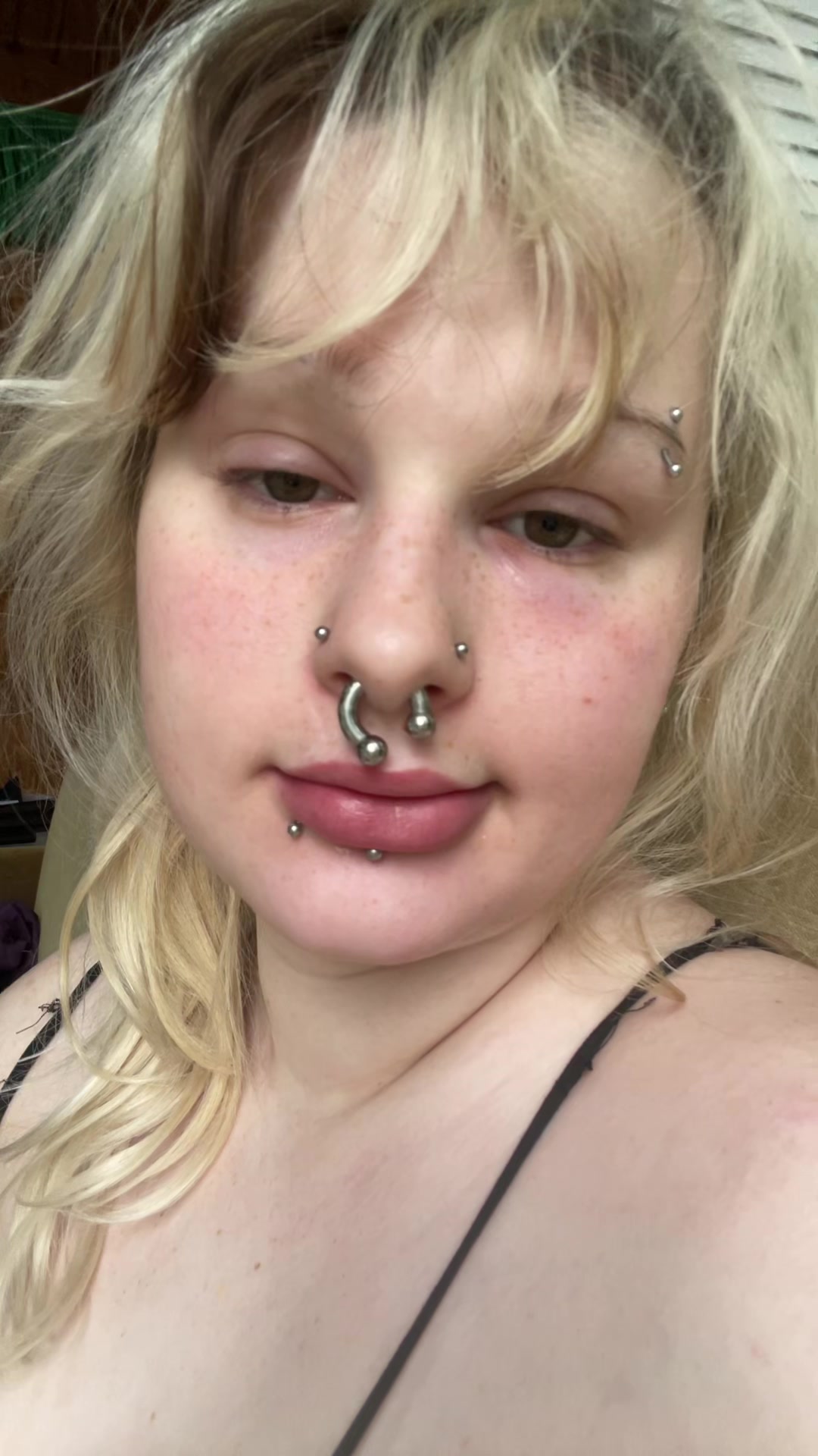 @(stella) not underboob