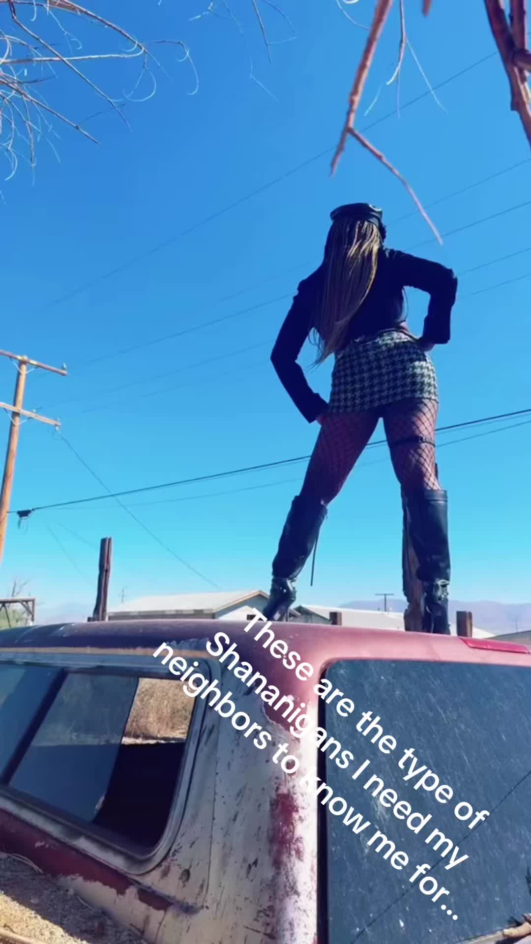 @tinaa_starra