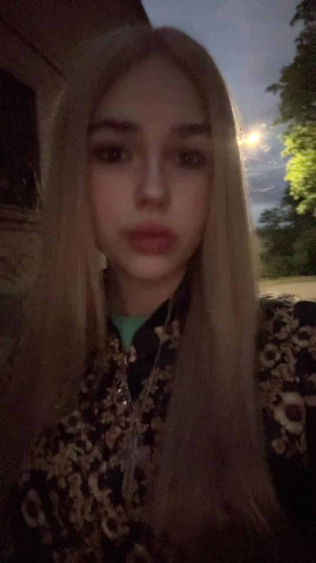 @бледная