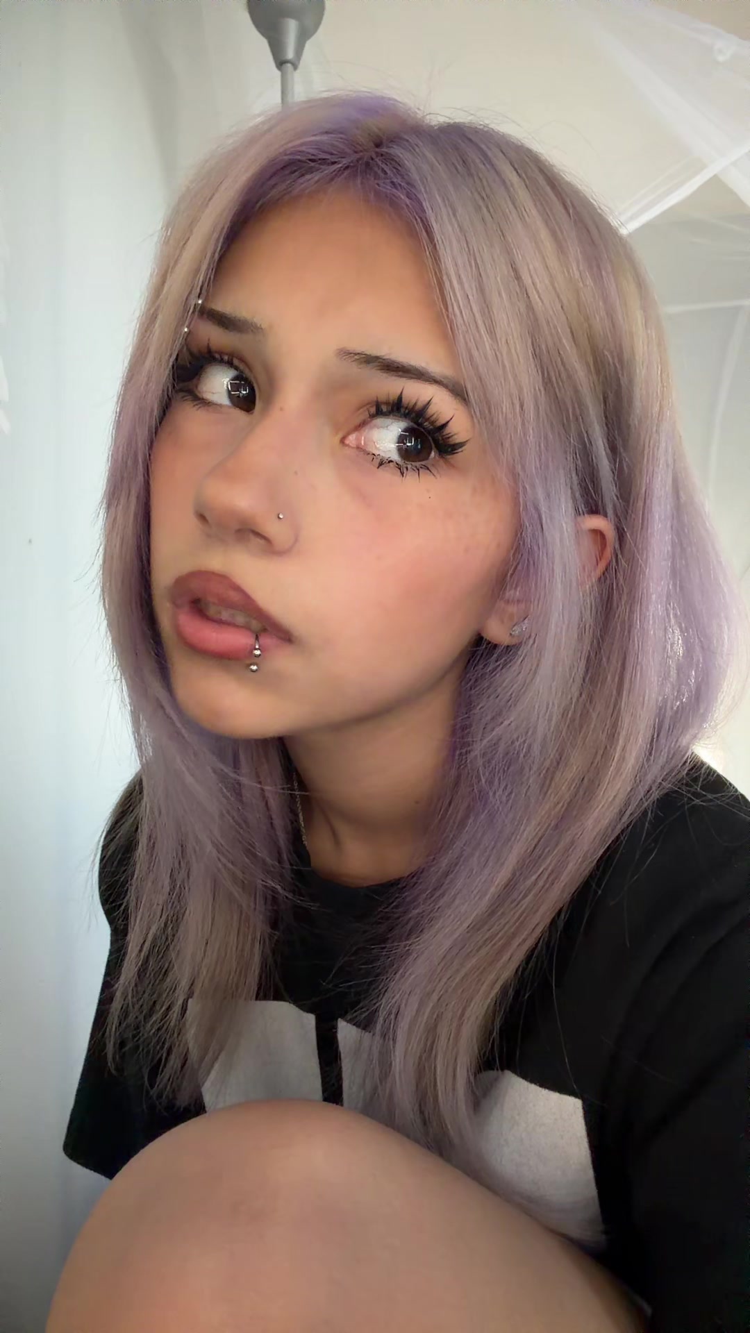 @️