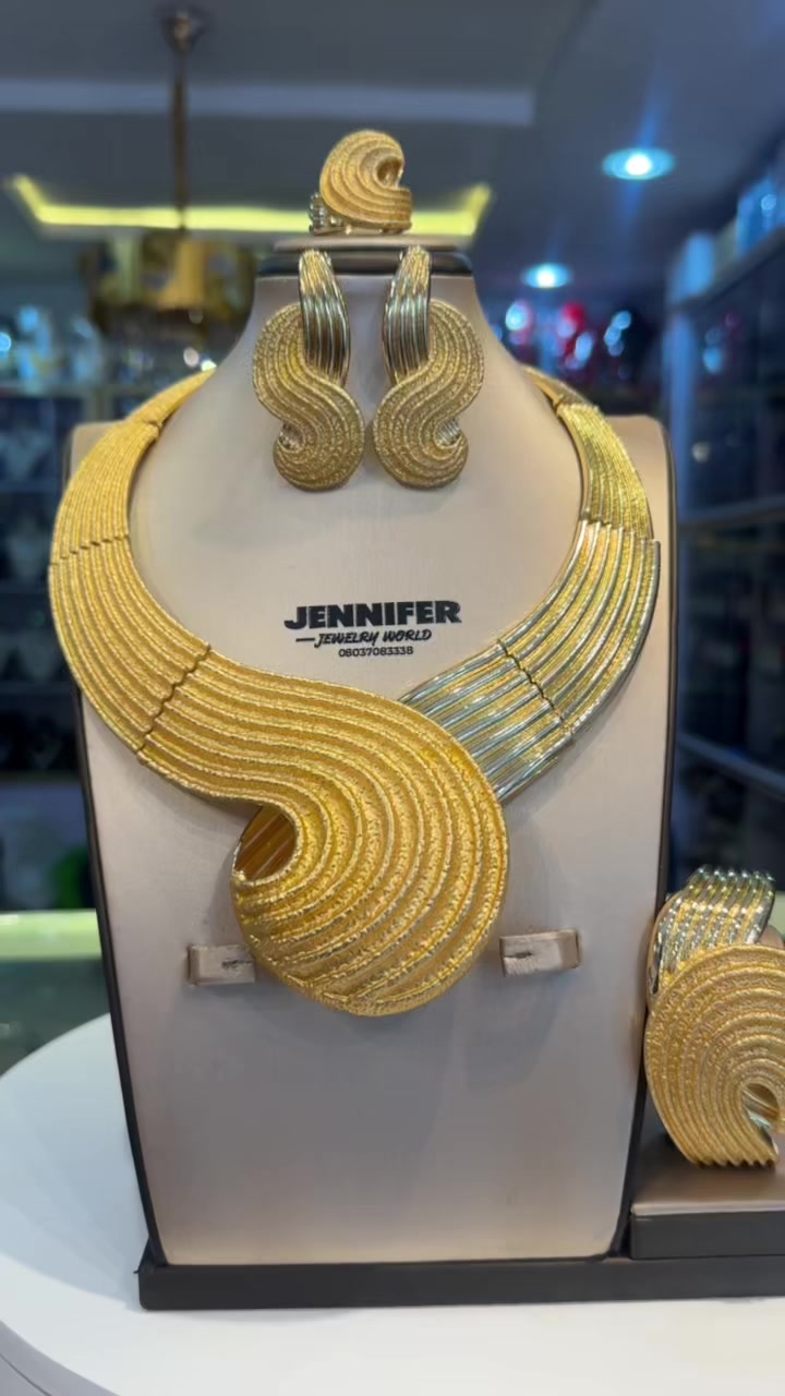 @Jennifer jewelry world