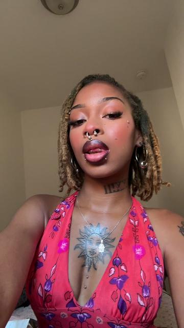 @rainbowkittea