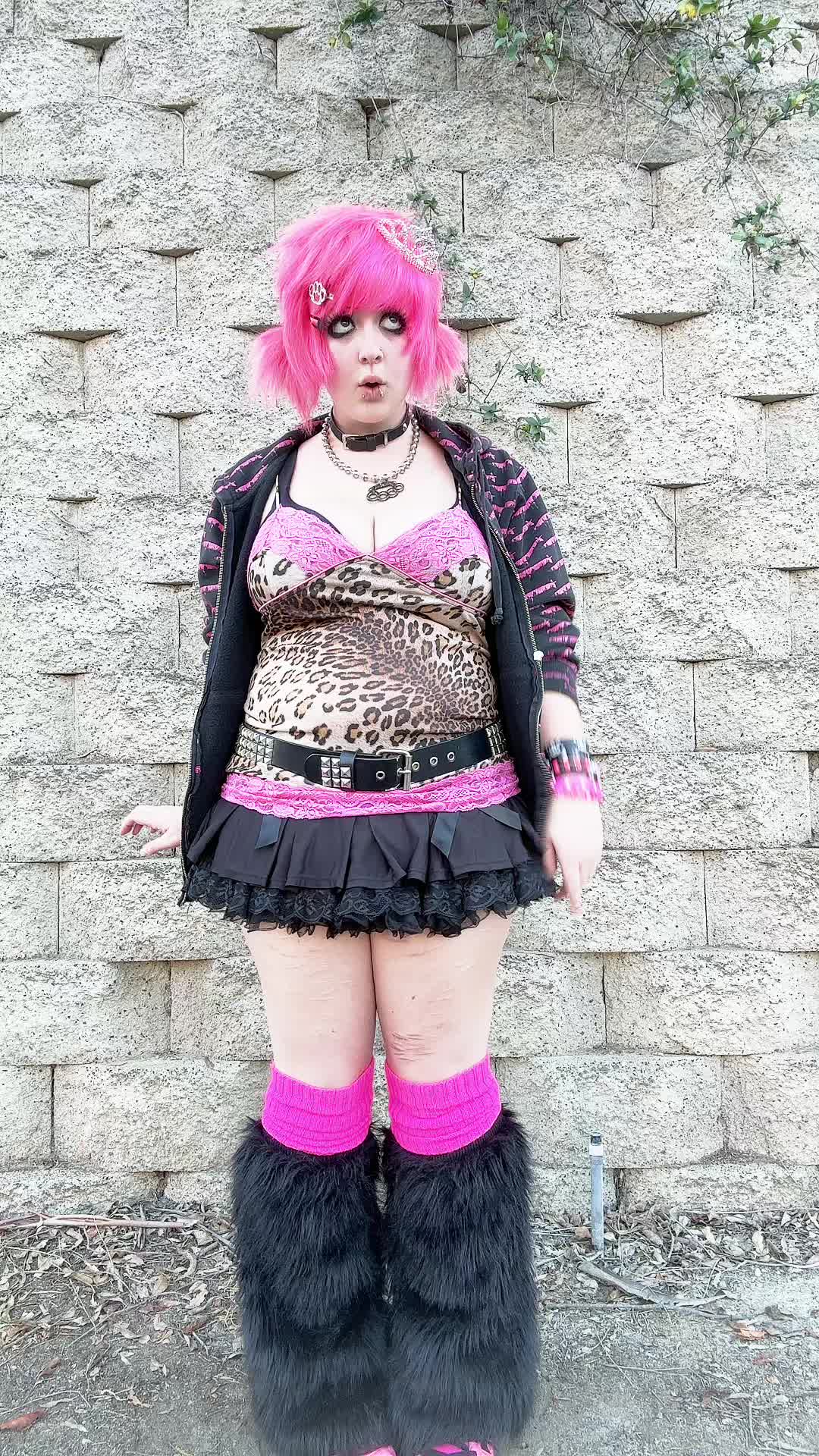 @scenetweek