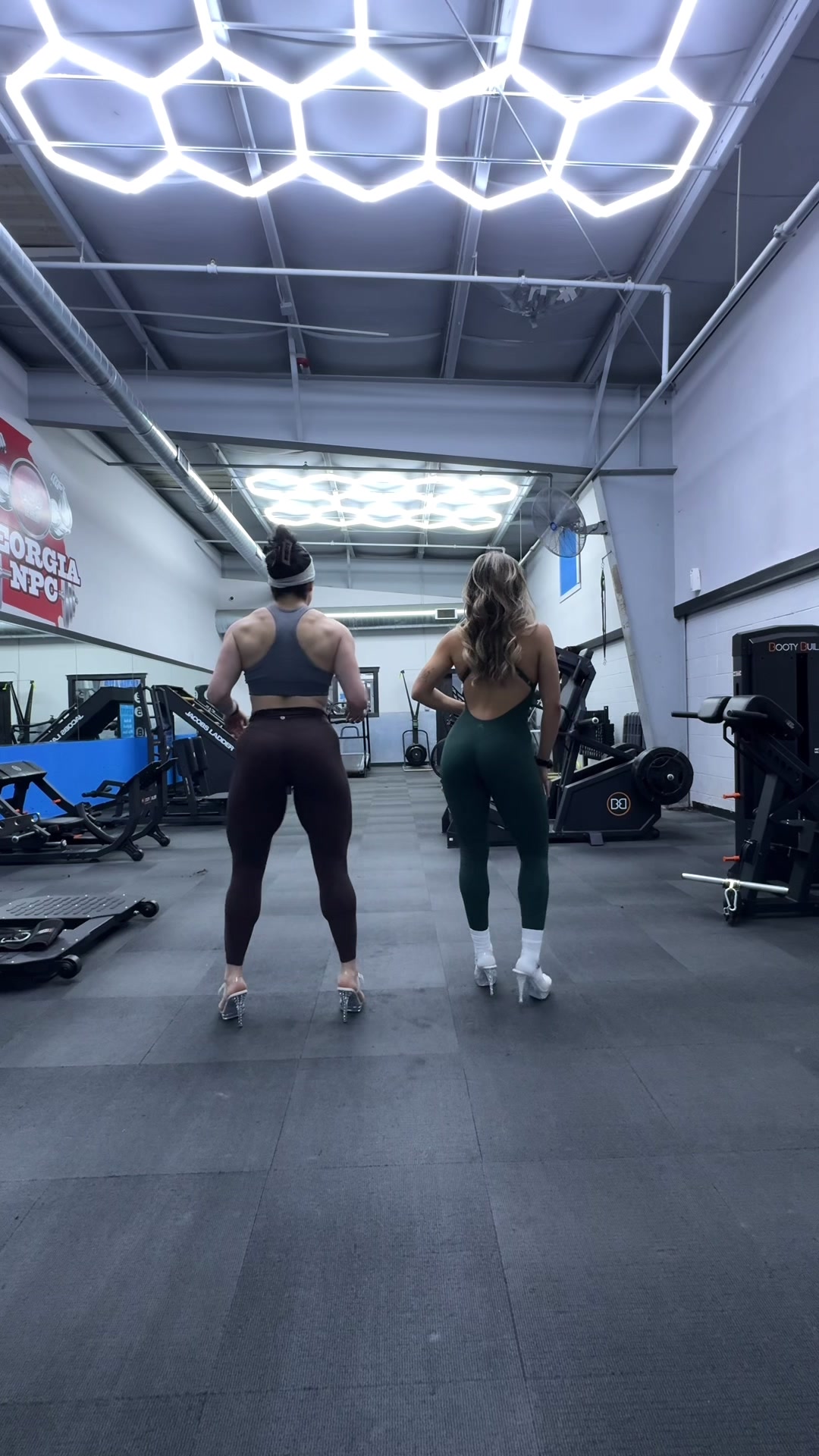@Gee ✨