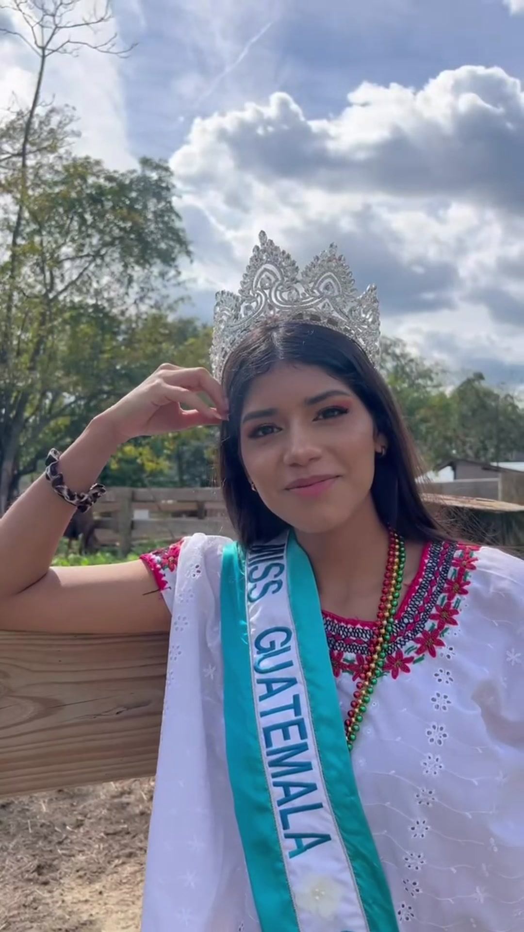@Somos Latinos