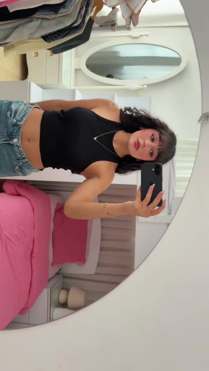 @iihelliyaa