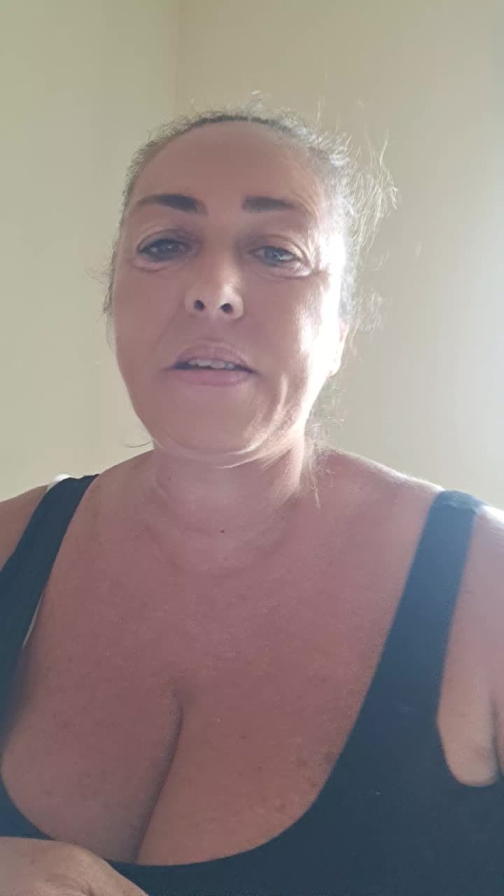 @Flora Guarino433