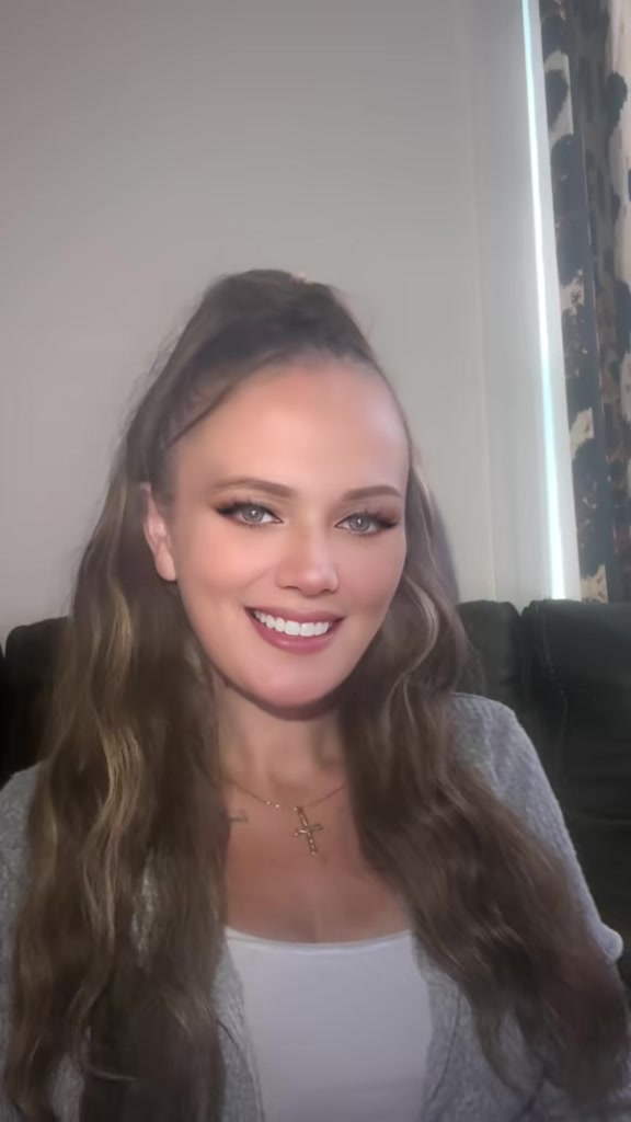 @𝒬𝓊𝑒𝑒𝓃𝐹𝑒𝓁𝒾𝒸𝒾𝒶❤️