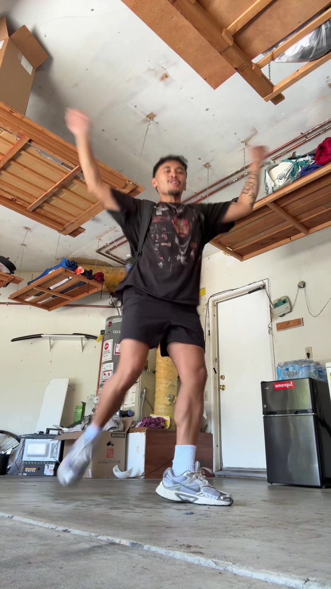 @ekek
