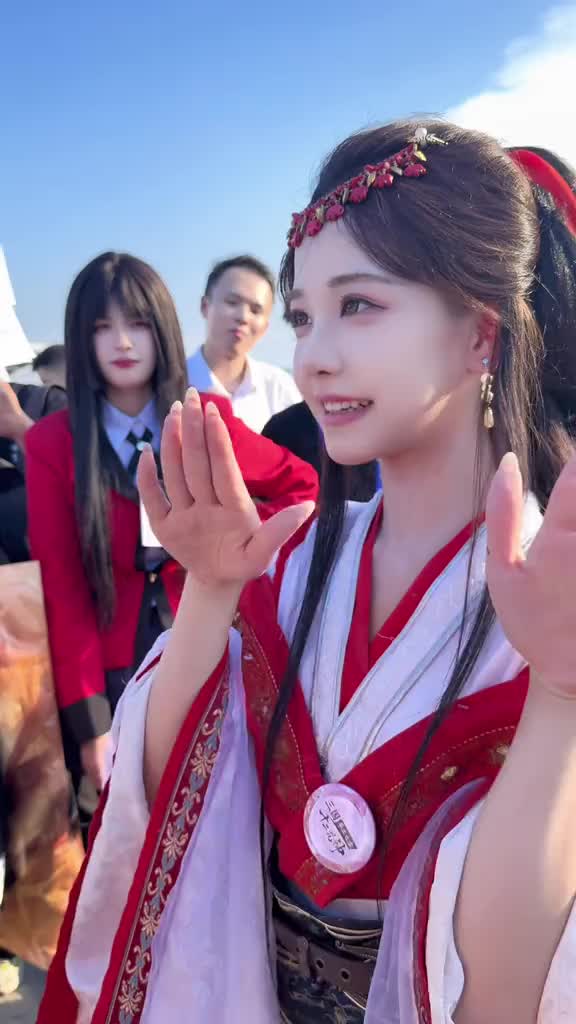 @zуηηηη 夏不萌 𝙛𝙩 𝙎𝙂