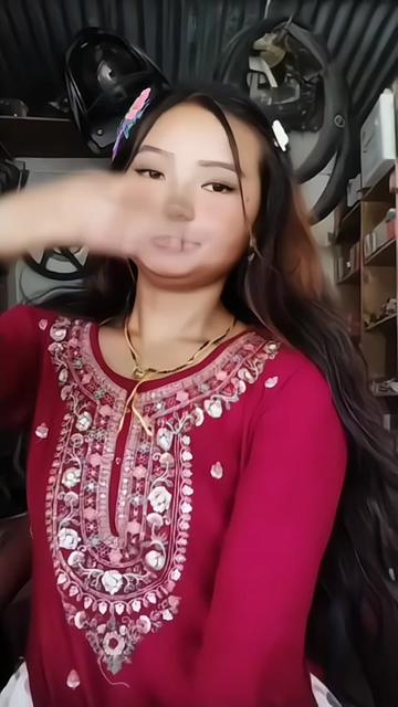 @Mᥫ᭡