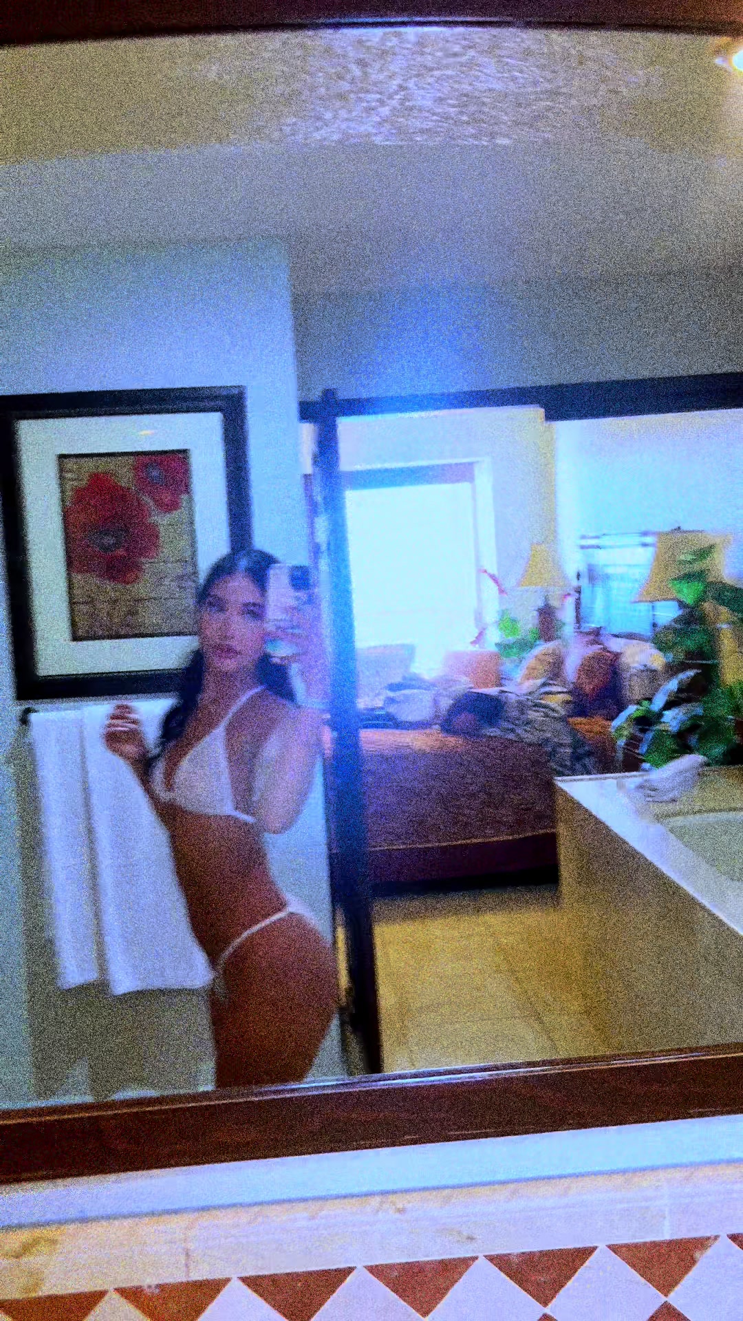 @whostaiana