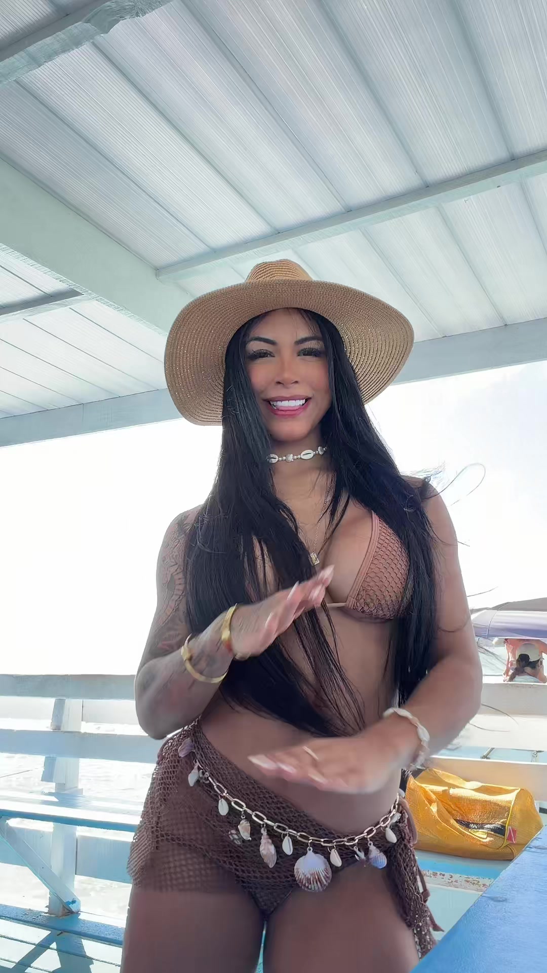 @adahoficial