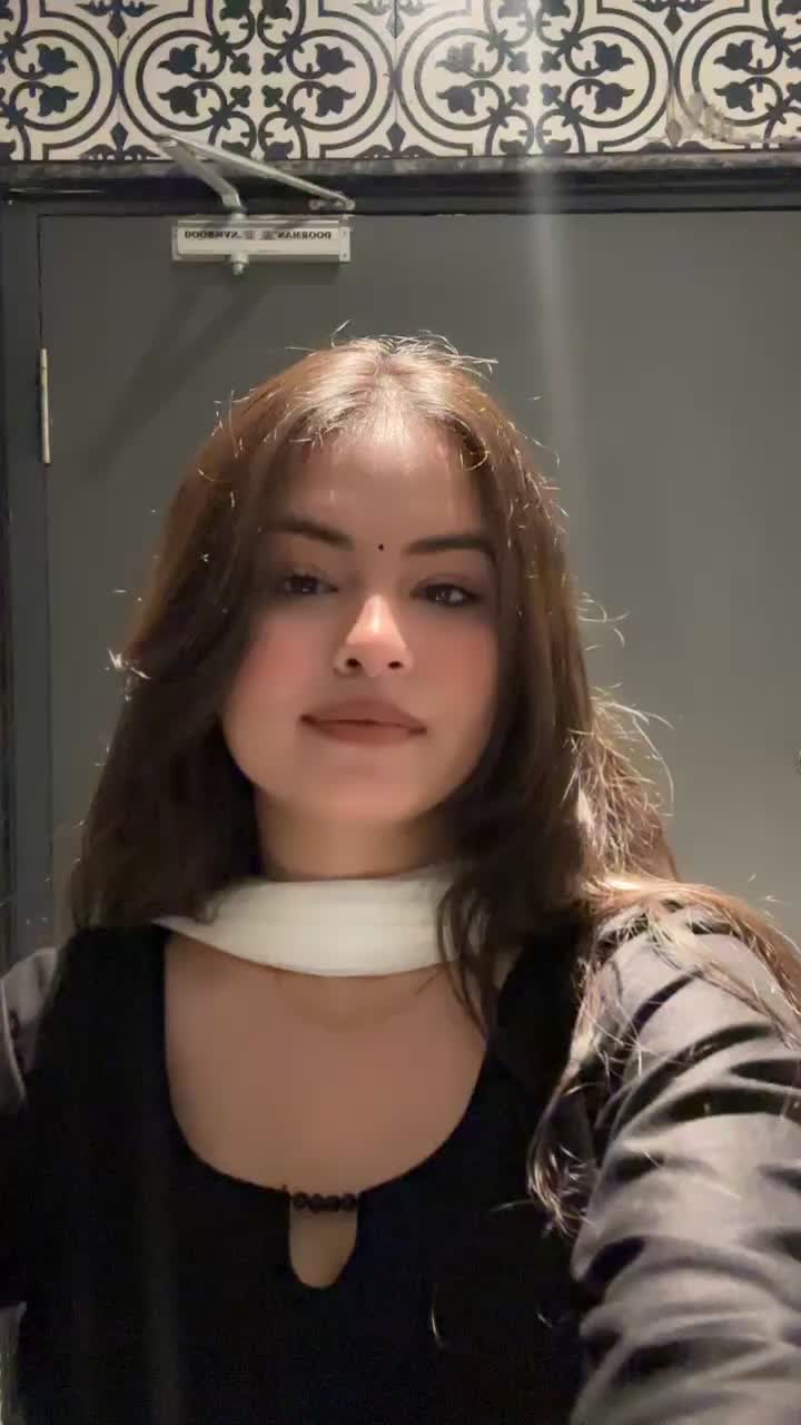 @Aastha🤍