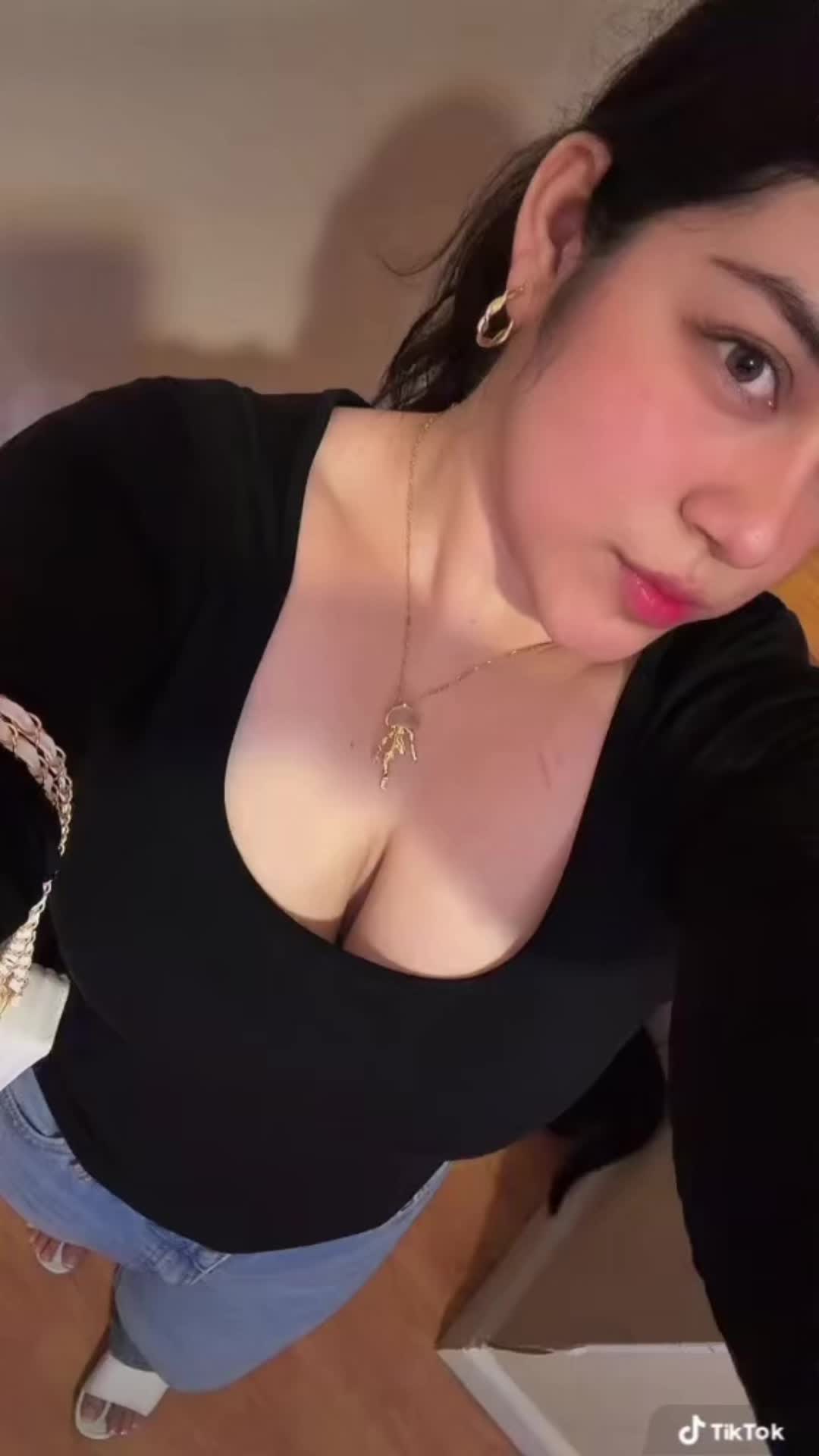@Daniela Pineda🌸