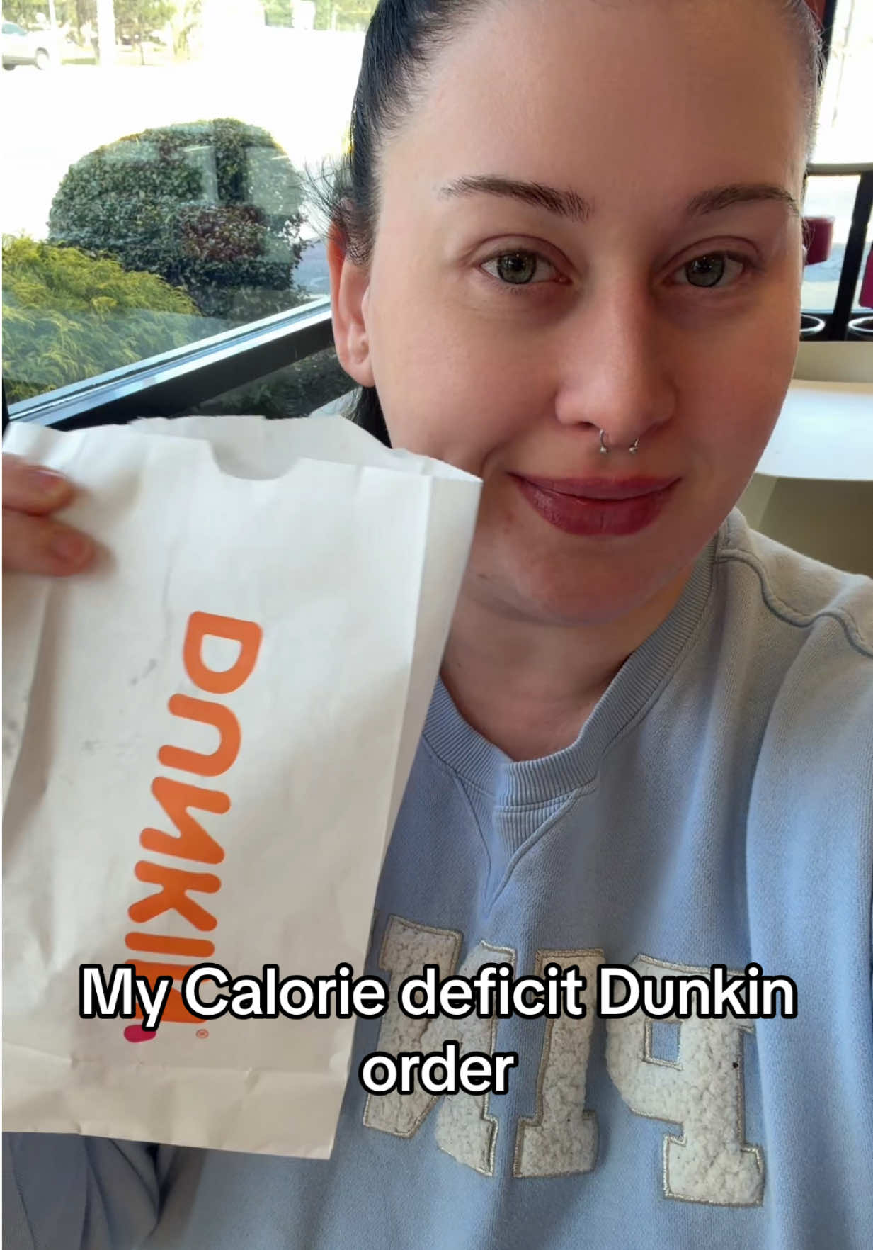 @laurenaintshitt