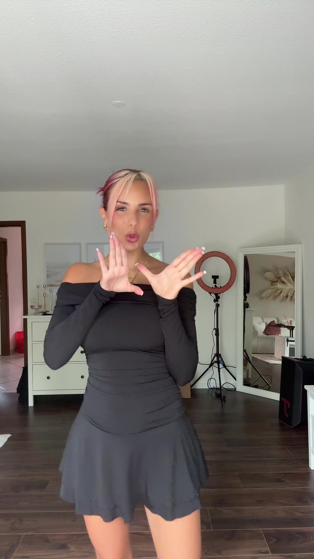 @NYXEA