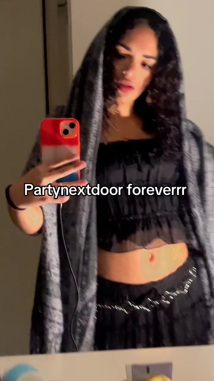 @𝜗𝜚Daniela