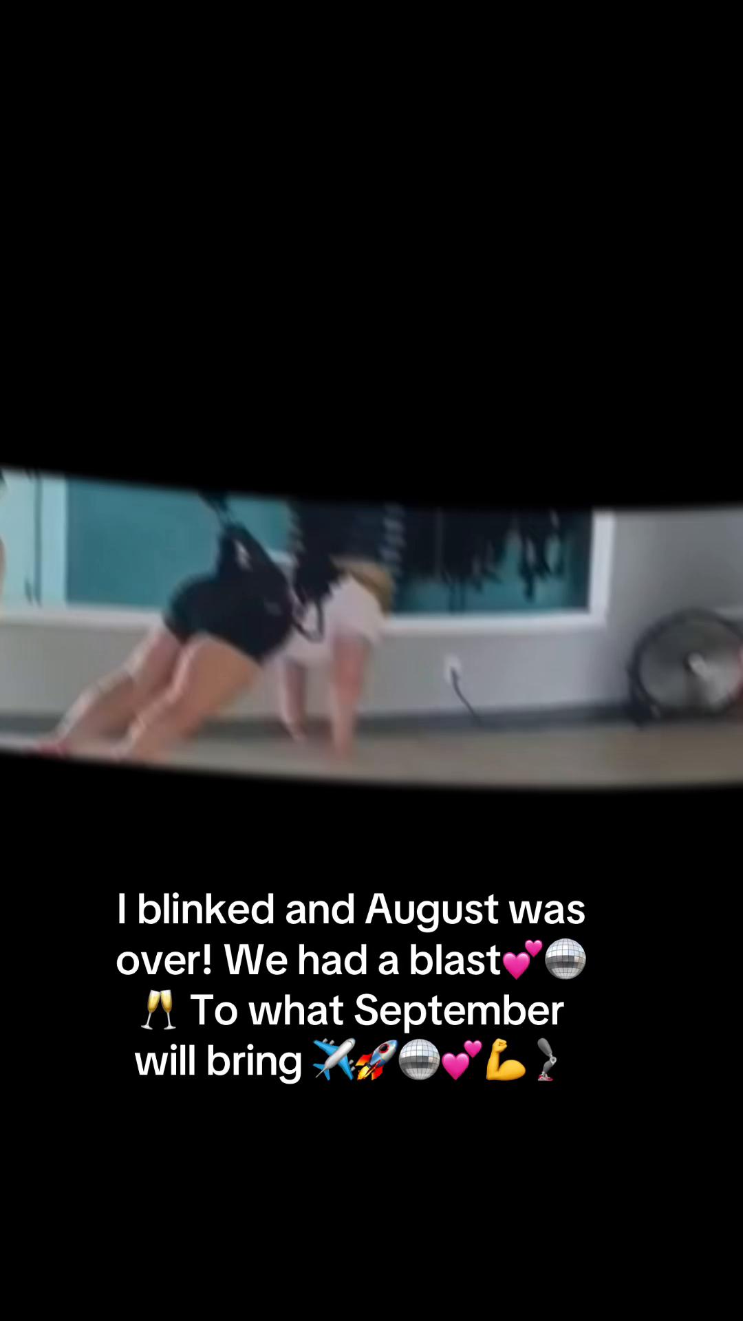 @Lexi Lou💕🪩🫶🌟☮️