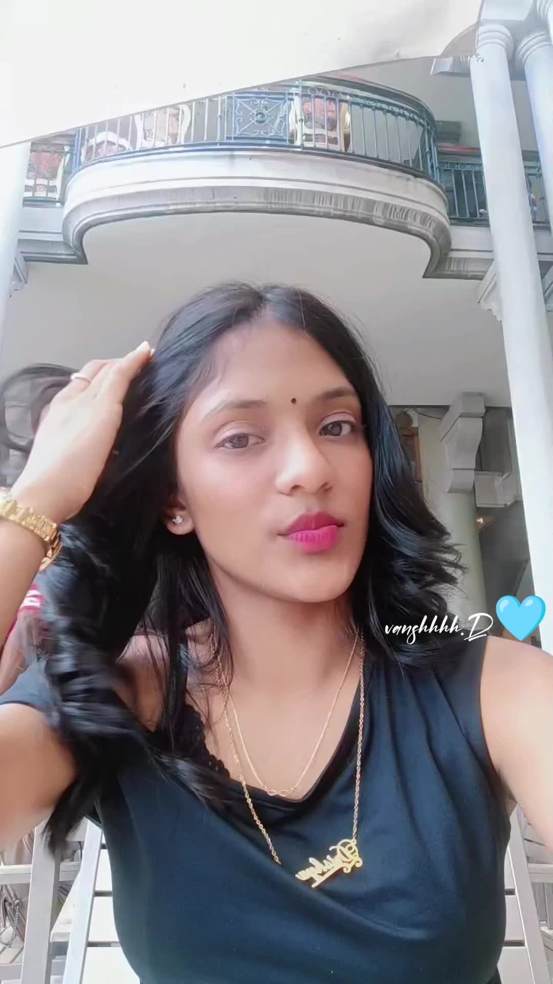 @Vanshika.𝓛 💋