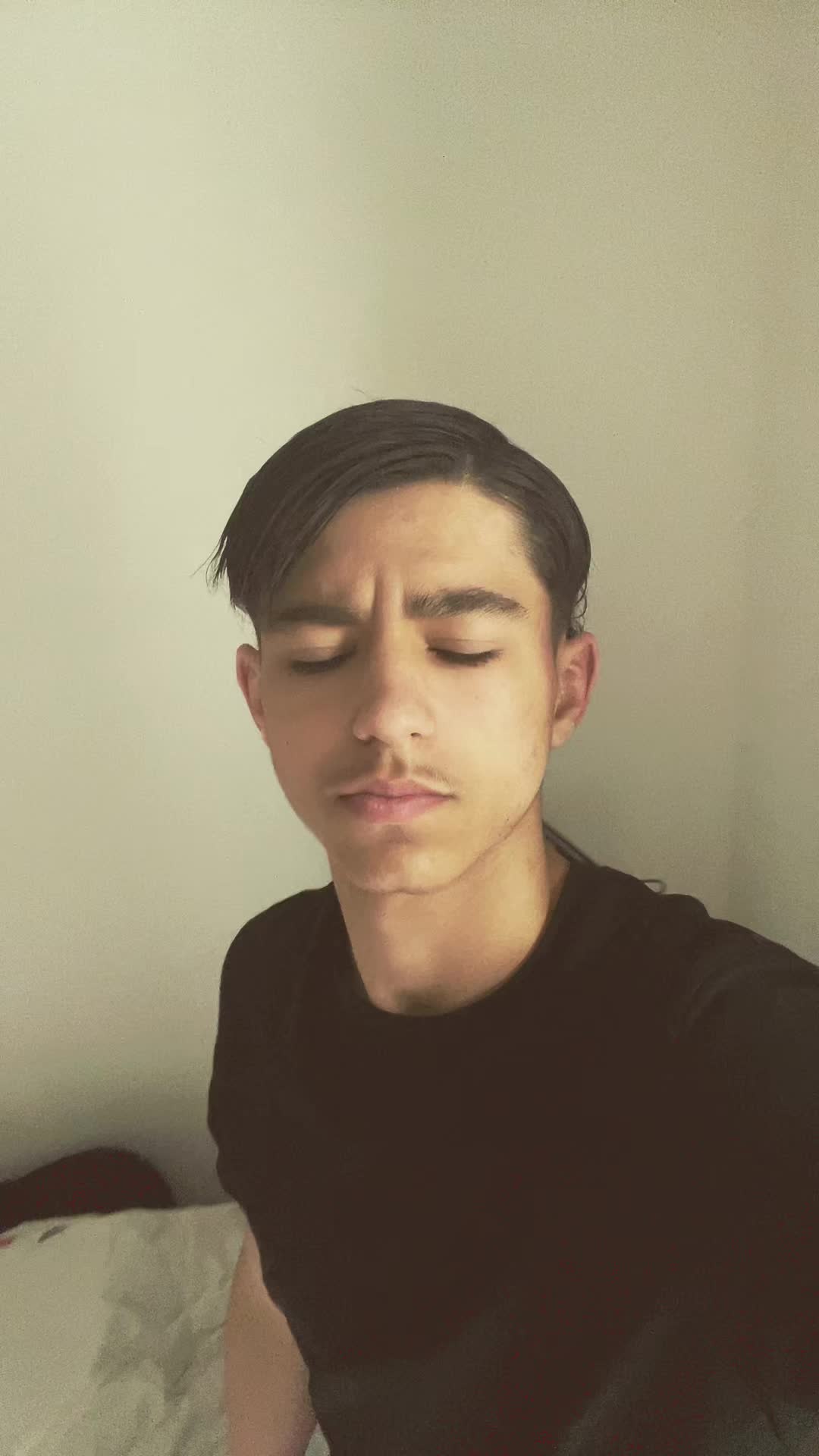 @⃟