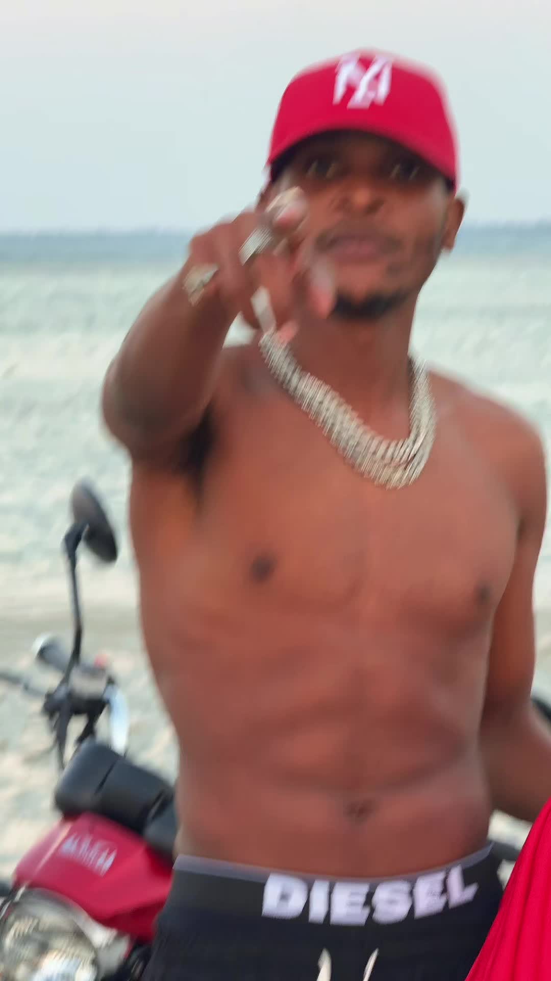 @MONDO🧑🦲