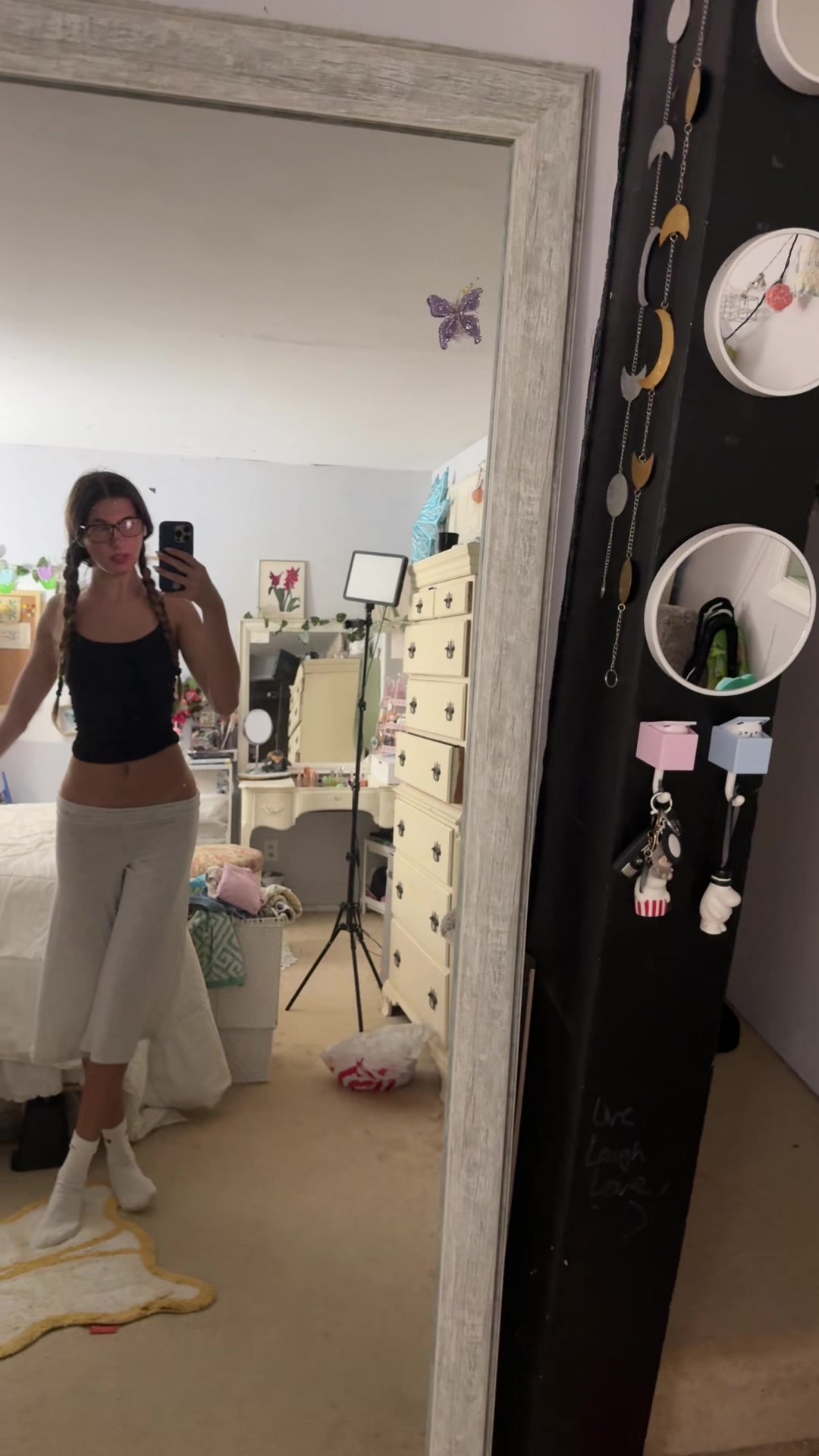 @isabella