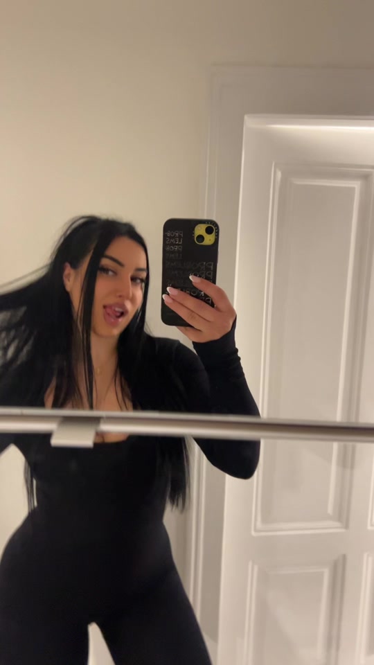 @L A R A