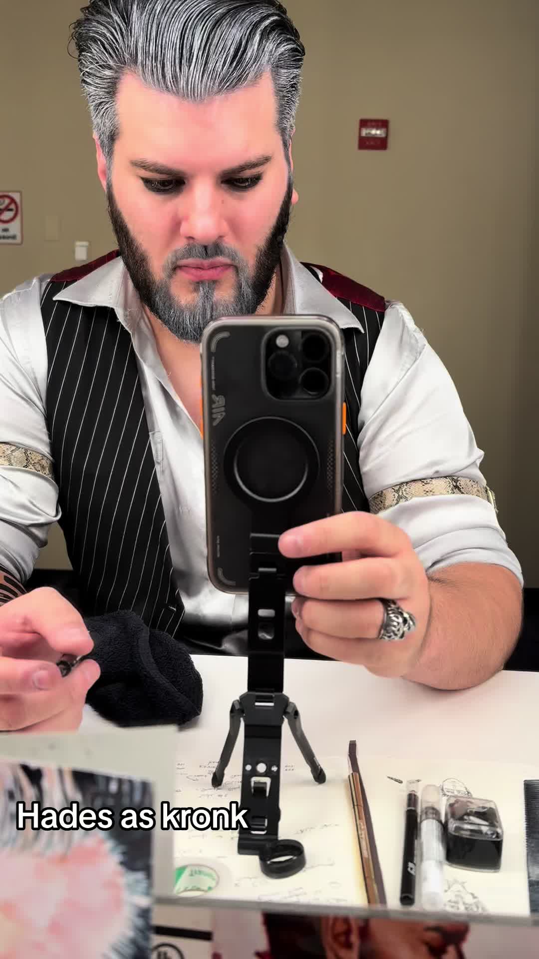 @NickolausCol&oacute;n