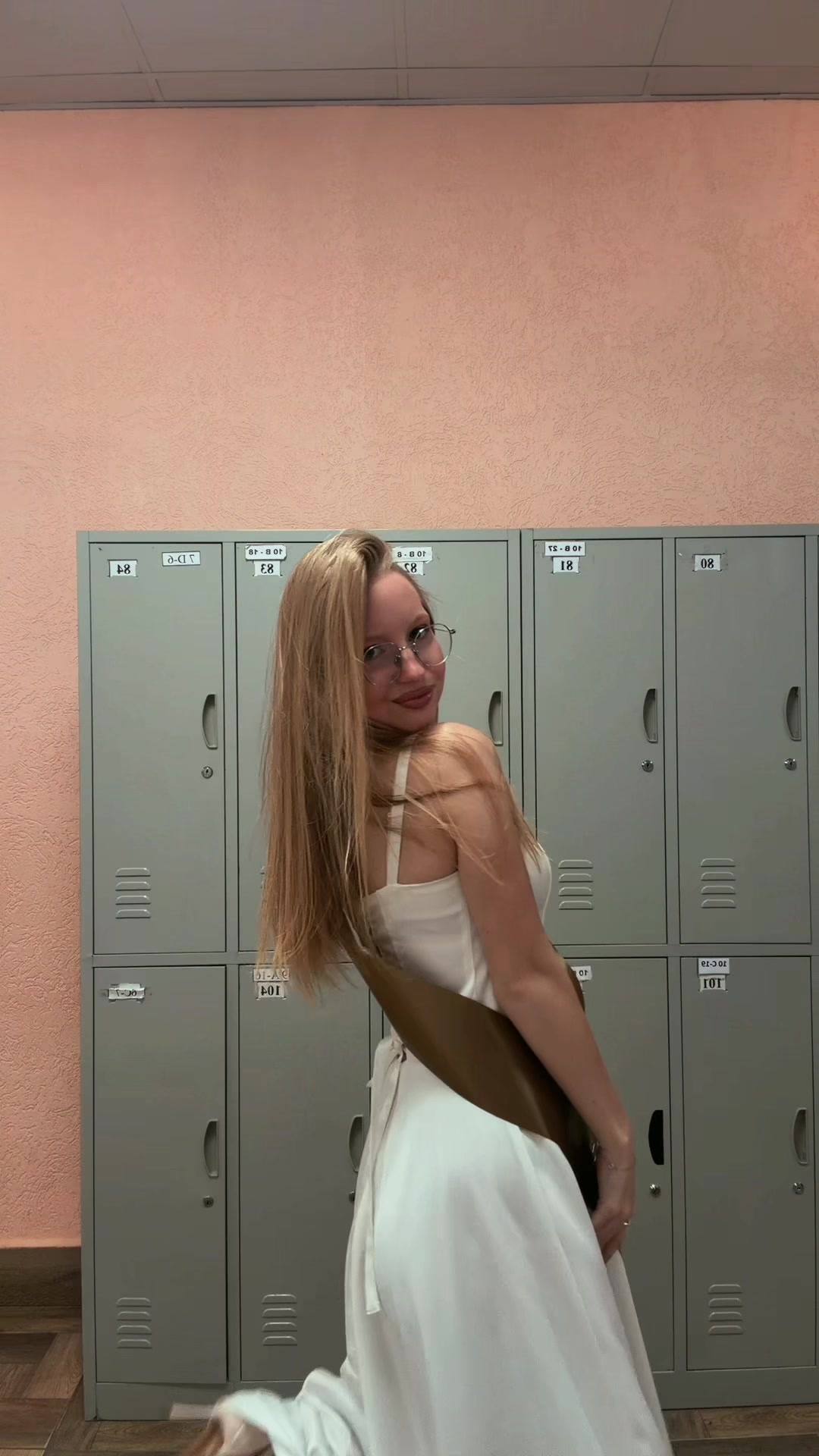 @𝒮.