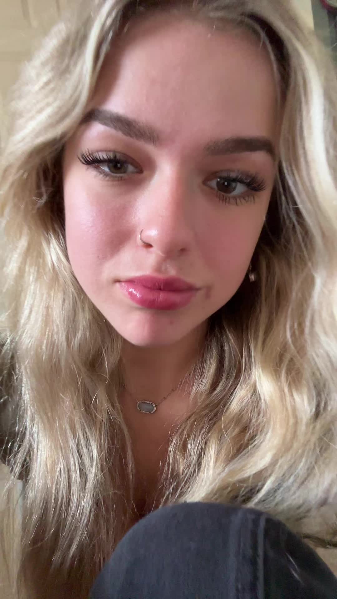 @Ava