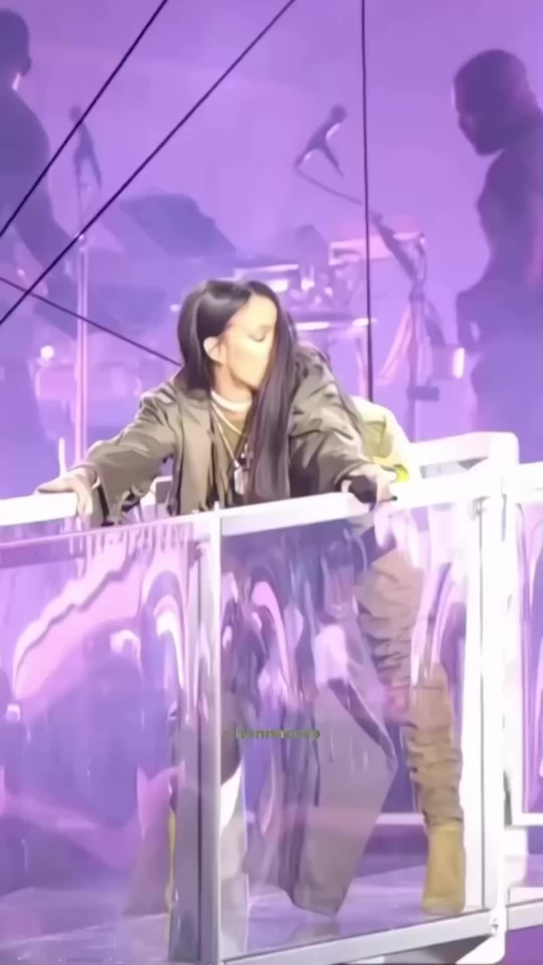 @Badgalriri 👑music and edit🎶