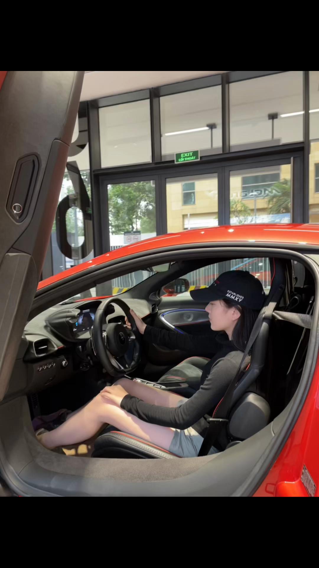 @𝗠𝗶𝗲𝗹𝗼𝘂𝘀𝗶𝗮𝗻