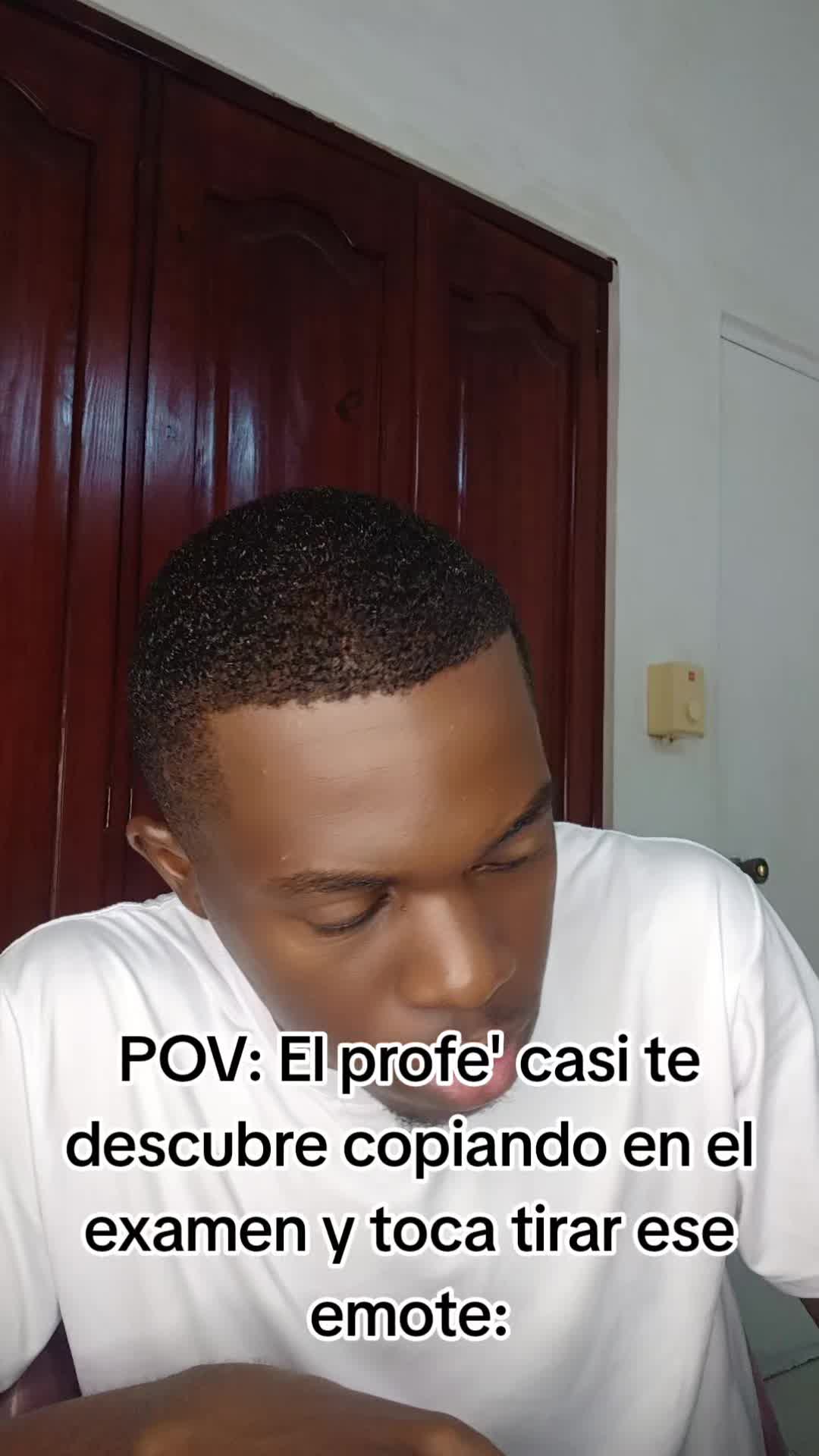 @unprofeconaura 😎