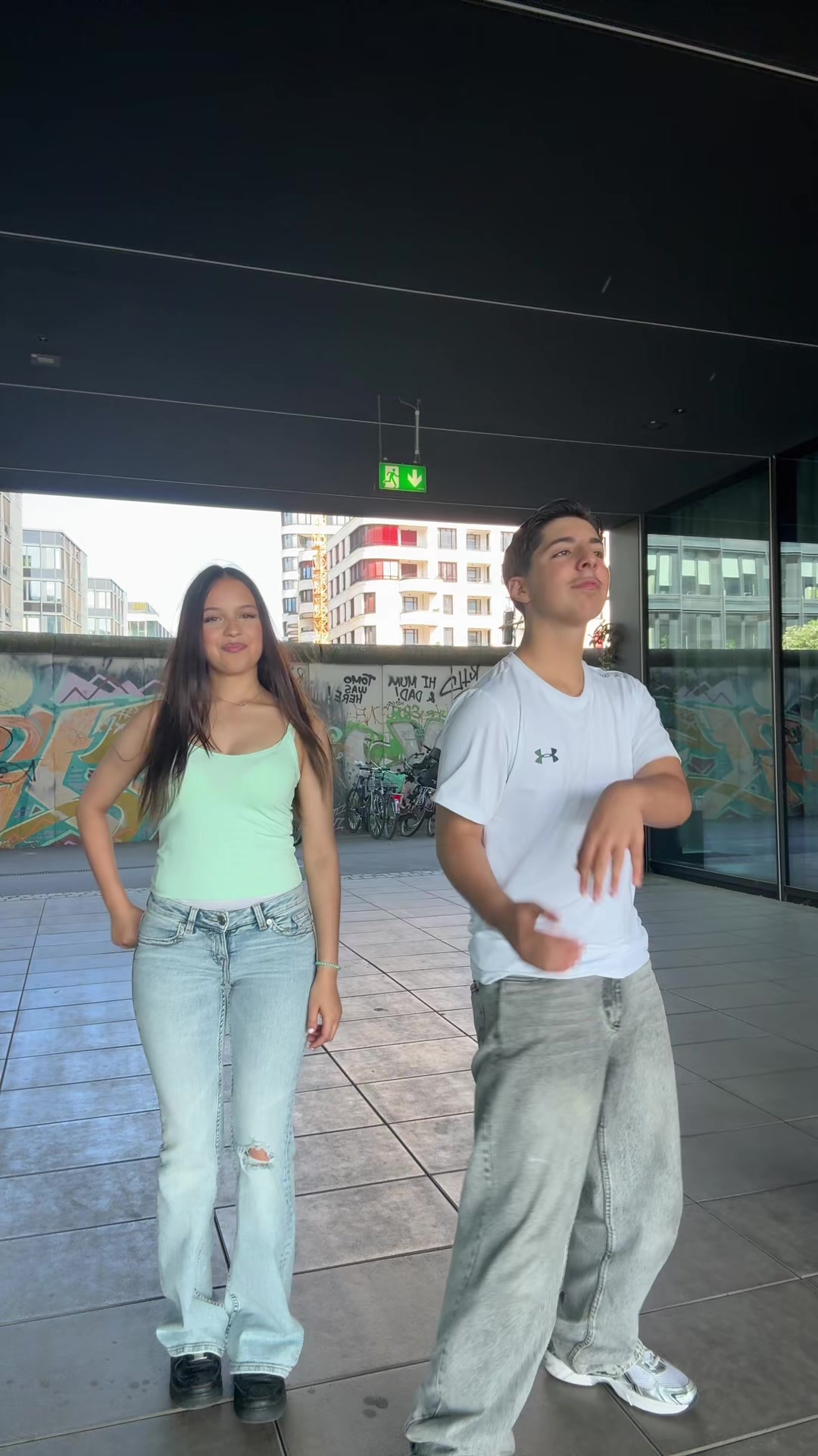 @𝐄𝐦𝐫𝐞