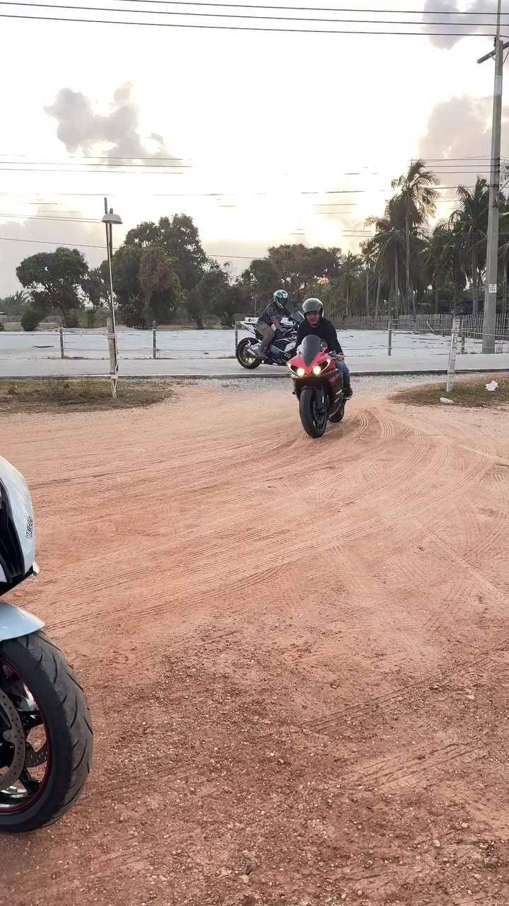 @RobbieMotoBikers🔥