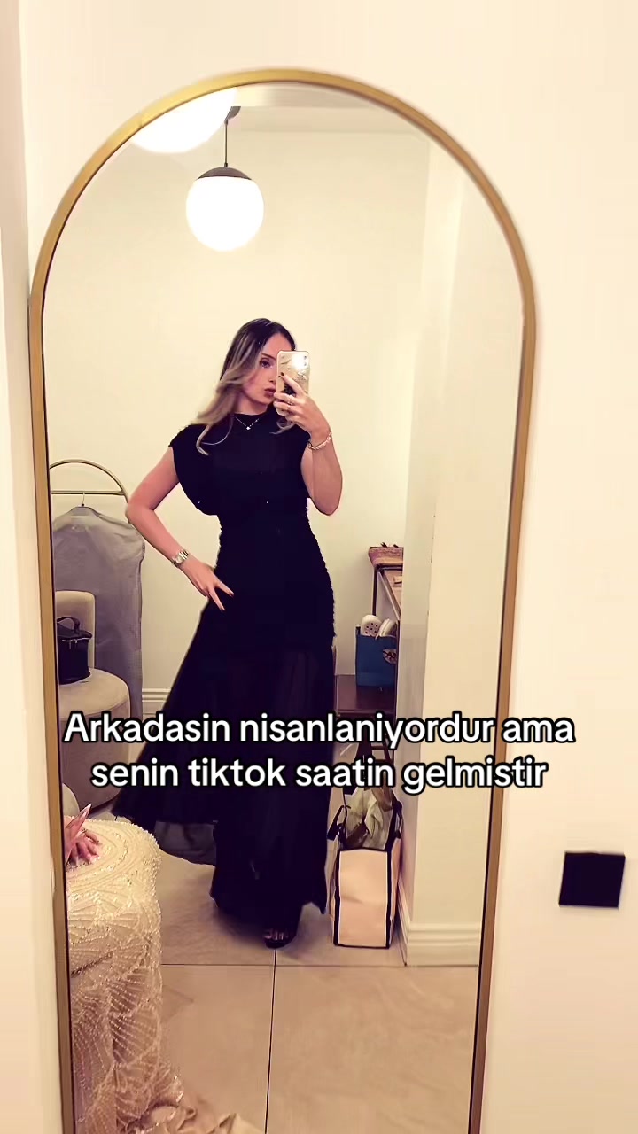 @Cey✨