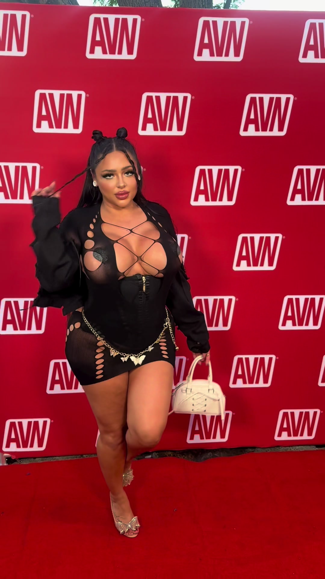 @zoeyfoxxofficial
