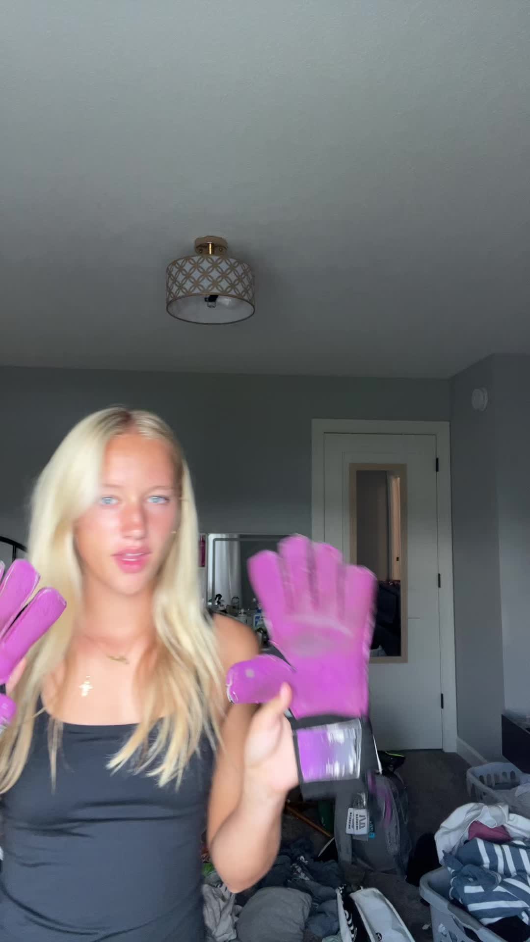 @Ella 🫧
