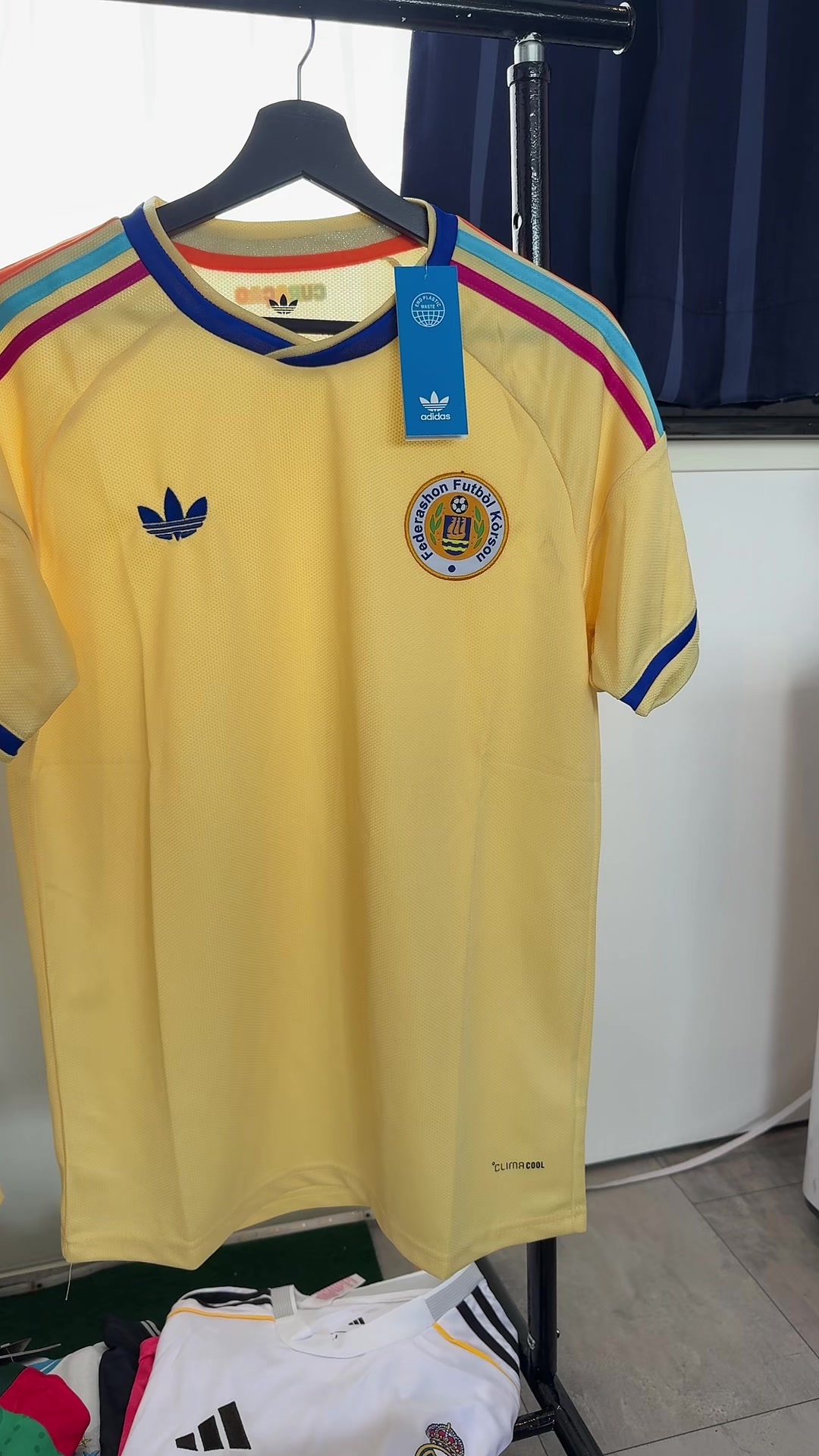 @timelessjerseys.com
