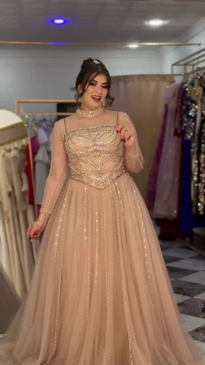 @Miss aniqa 24