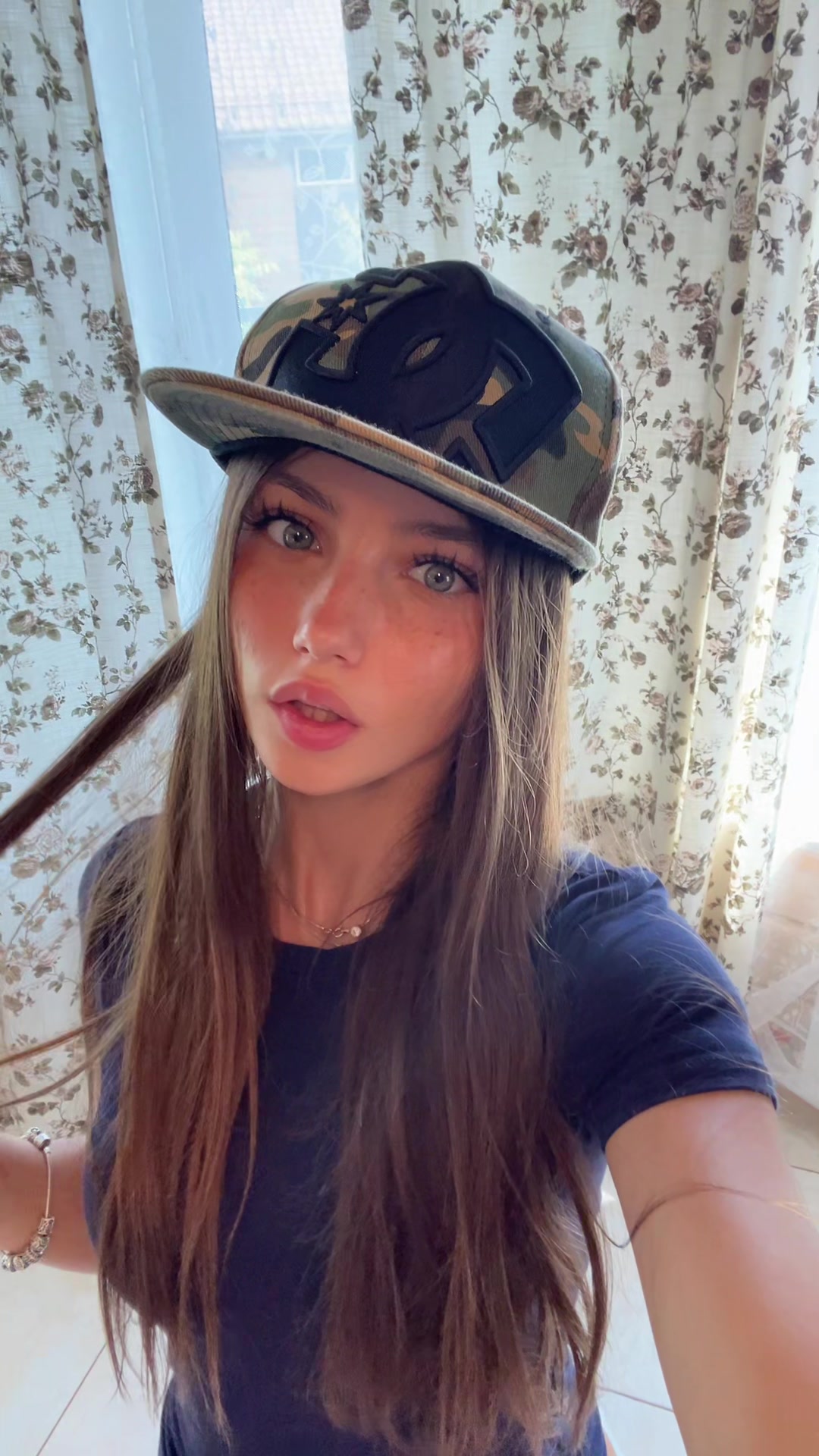 @arishka1_11