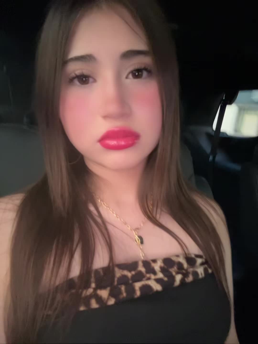 @Auraa