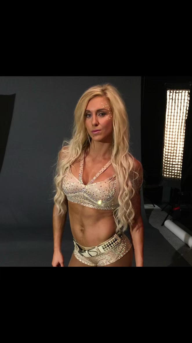 @TNAEWWE FAN 26