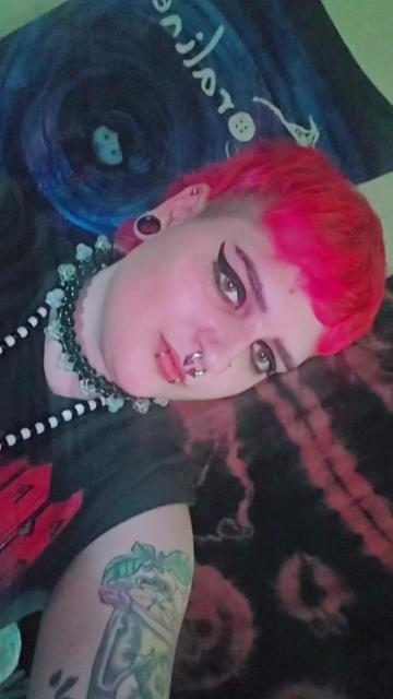 @Sar 🦇 🩸