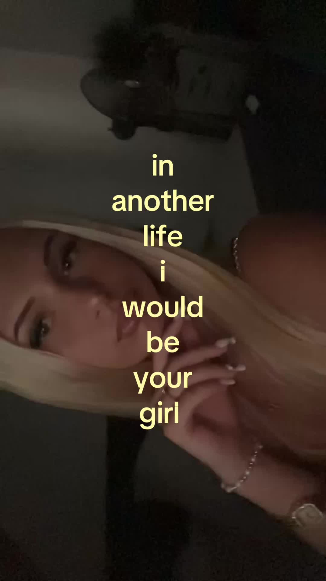 @𝐣𝐨𝐞𝐲𝐥𝐢𝐚