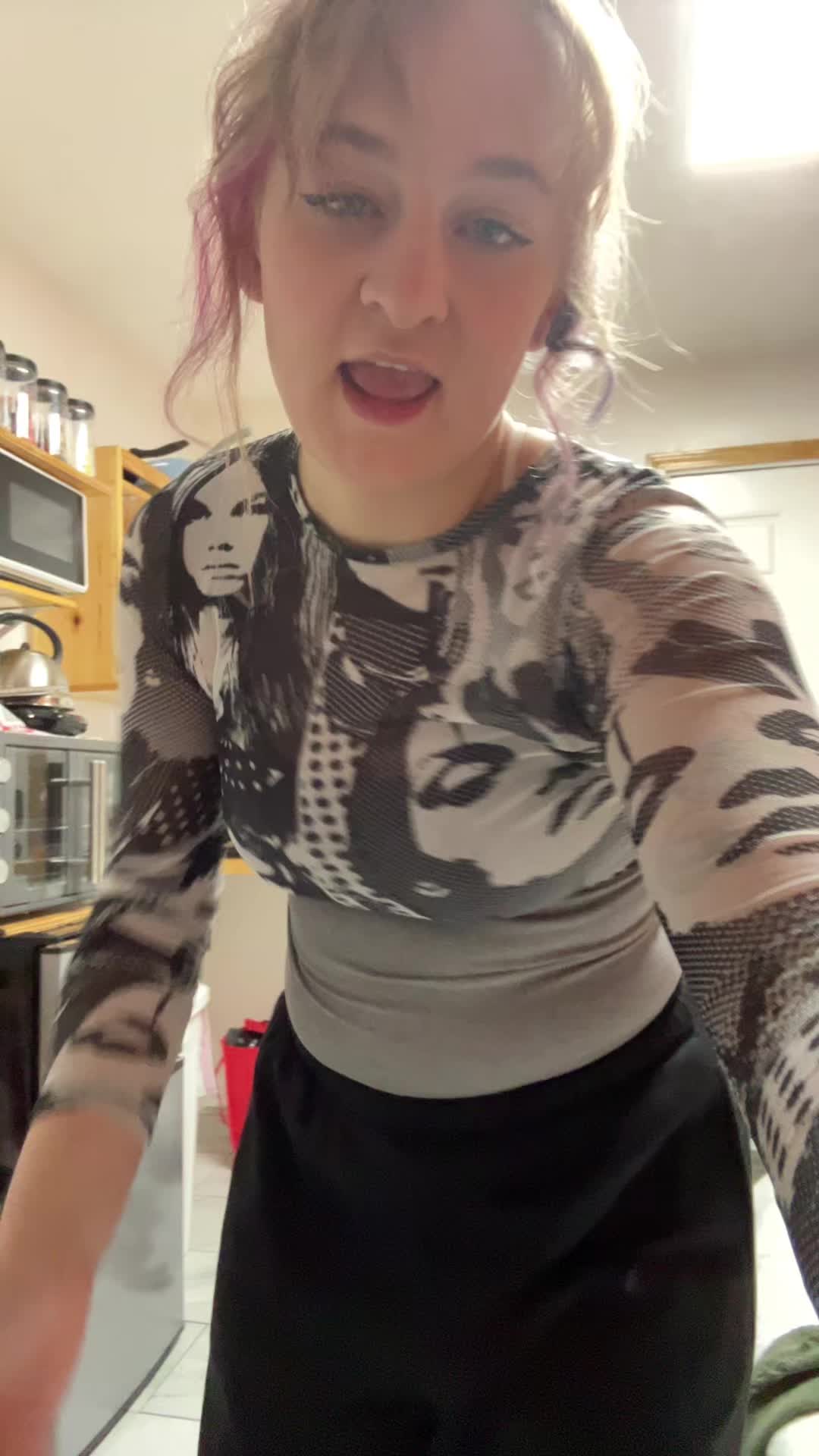 @L1N4&rsquo;S R00M
