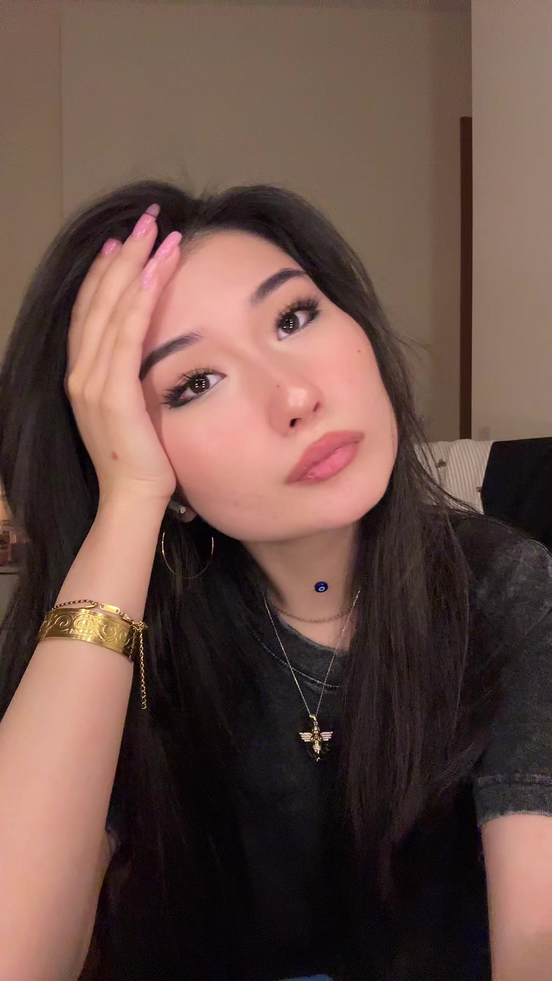 @minëk