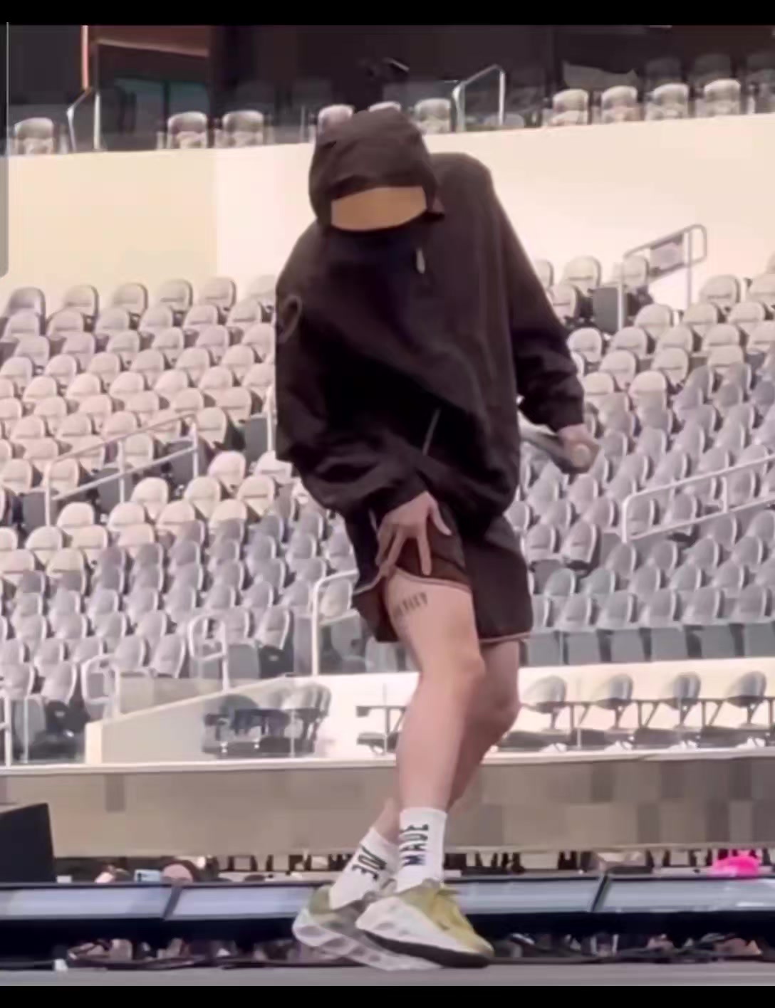 @Jk🥴Céline☉ ⊖ ⊜